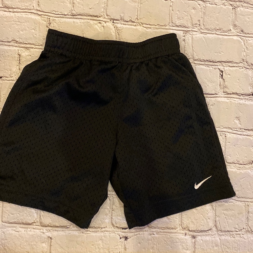 Nike 4t black mesh shorts